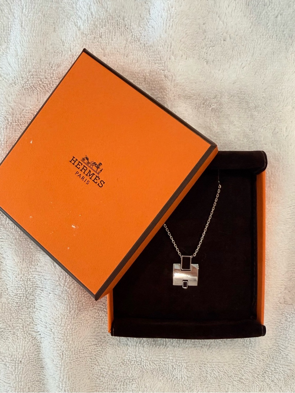 Authentic Hermès Eileen Necklace - Iconic H Design - With Box